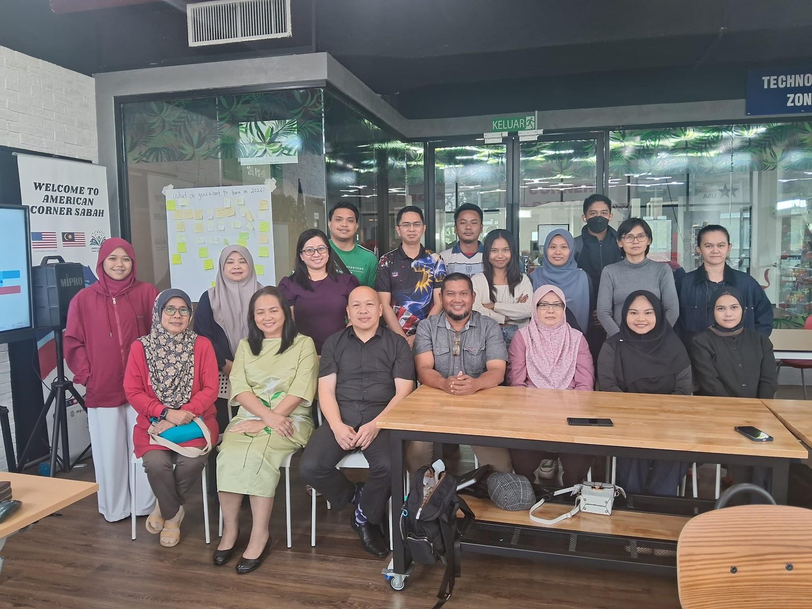 Bengkel literasi AI di American Corner Sabah, Perpustakaan Tanjung Aru